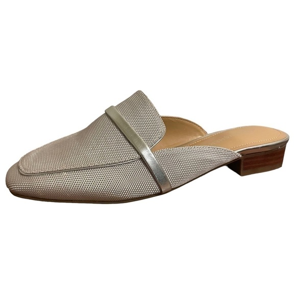 NWT Marc Fisher Namila Silver Tailored Mules Flats Size 7 - Picture 1 of 15